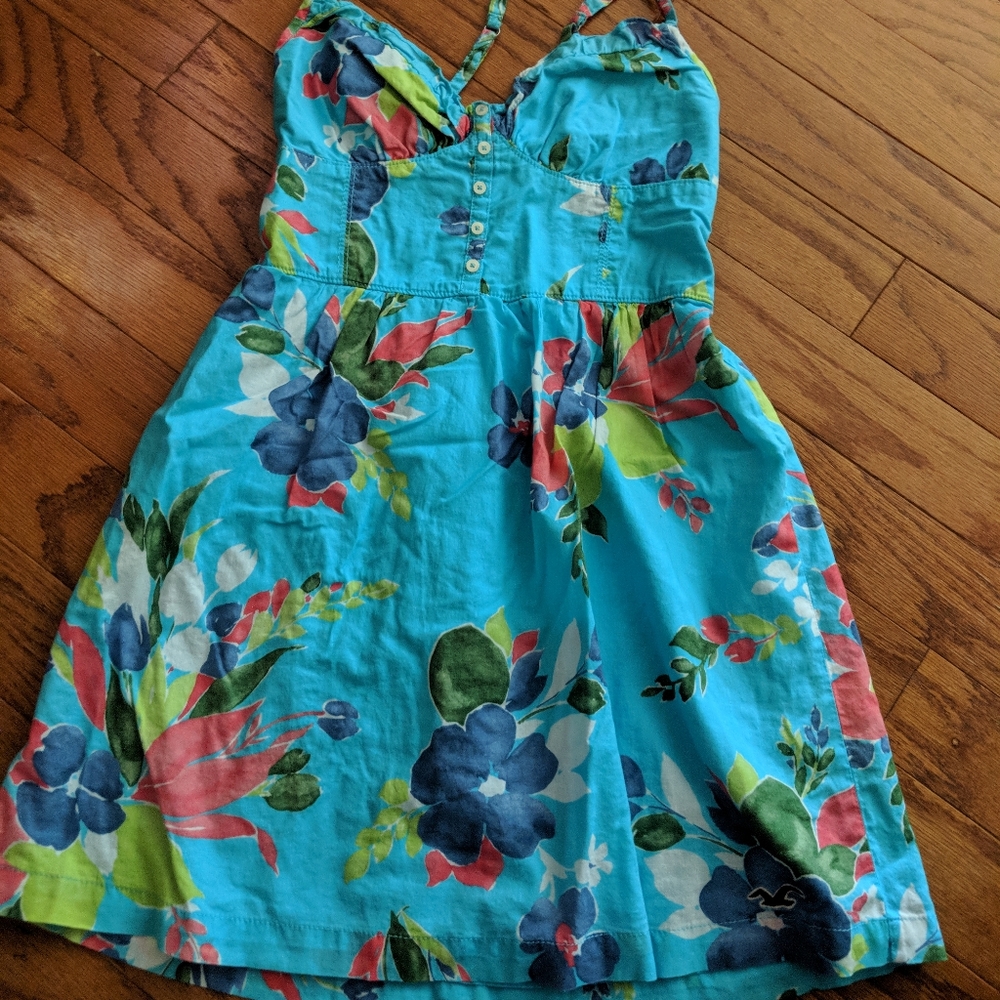 Hollister NWOT Floral pattern sun dress - medium